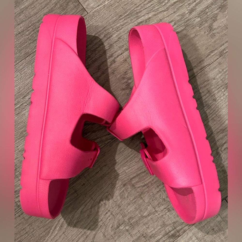 Pink low platform slide - Picture 2 of 5